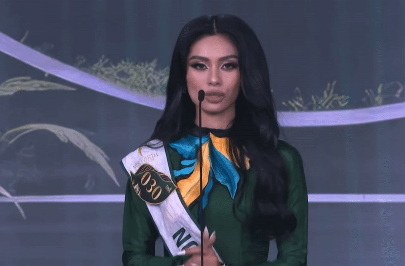 Thí sinh Miss Earth Vietnam thuyết trình như trả bài: Lắp bắp tiếc nuối vì hết giờ, trả lời khó hiểu bằng 2 câu thơ - Ảnh 3.