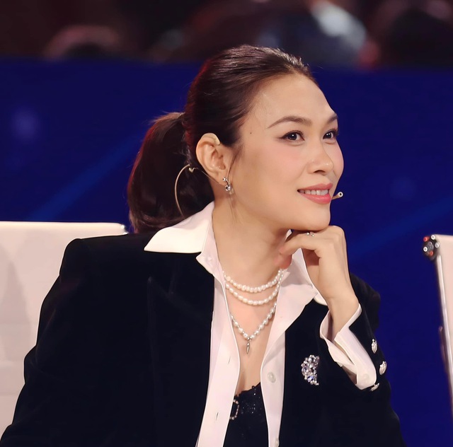 Điểm nhấn lớn nhất của Vietnam Idol là nhan sắc của Mỹ Tâm: Lấn át thí sinh, netizen khen ngày càng trẻ đẹp - Ảnh 2.