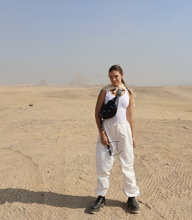 Nữ du khách gặp rắc rối khi đi du lịch, quay về tuyên bố: 'Con gái không nên đến Ai Cập một mình!'