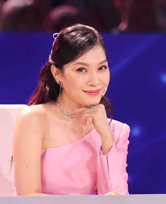Điểm nhấn lớn nhất của Vietnam Idol là nhan sắc của Mỹ Tâm: Lấn át thí sinh, netizen khen ngày càng trẻ đẹp - Ảnh 1.