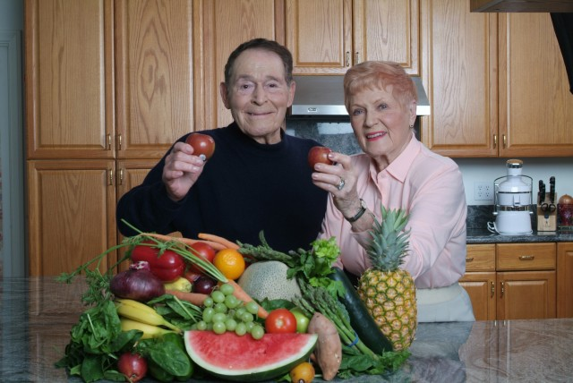 Cụ bà 97 tuổi vẫn “nâng tạ” mỗi ngày: Bí quyết sống thọ là 4 điều đơn giản ai cũng làm được - Ảnh 2.