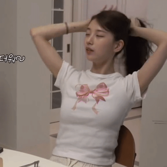 Áo phông ruy băng Jennie diện gây sốt tại Hàn: Đến Lisa, Suzy, Yeji (ITZY)... cũng đã sở hữu một em - Ảnh 5.