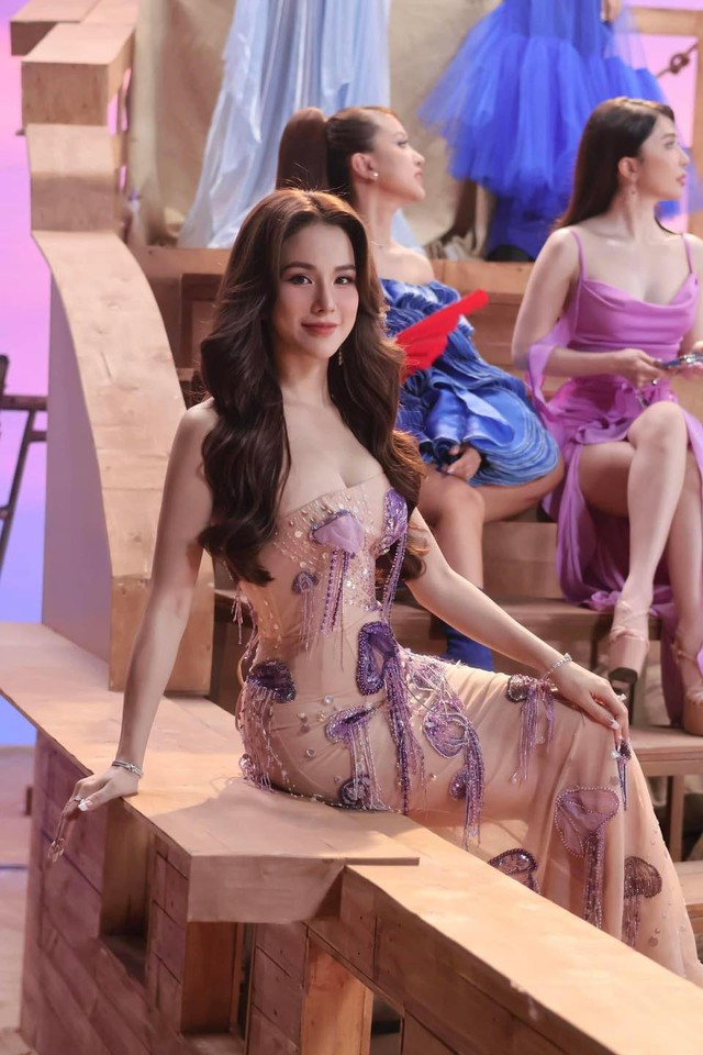 Diệp L&acirc;m Anh g&acirc;y sốc visual ở Chị Đẹp Đạp Gi&oacute;: C&agrave;ng zoom cận c&agrave;ng đẹp, g&oacute;c n&agrave;o cũng miễn ch&ecirc;! - Ảnh 2.