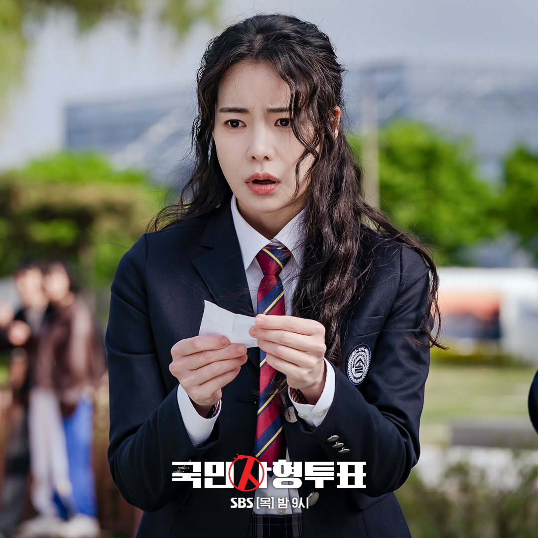 Mỹ nhân 33 tuổi cưa sừng làm nghé đóng học sinh thất bại, phí hoài nhan sắc trẻ trung ngoài đời - Ảnh 1.