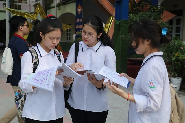 Chọn phương &aacute;n cho thi tốt nghiệp THPT năm 2025 - Ảnh 1.