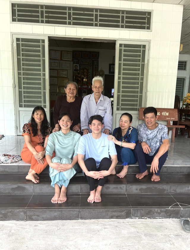 &Aacute;nh Vi&ecirc;n: N&agrave;ng ti&ecirc;n c&aacute; l&ecirc;n bờ l&agrave;m c&ocirc; gi&aacute;o dạy bơi mang t&iacute;ch cực cho đời - Ảnh 7.