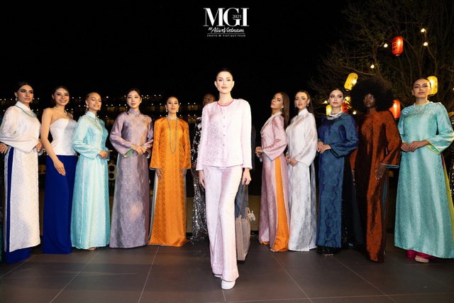 Dàn thí sinh Miss Grand International tại Huế: Lần đầu mặc áo bà ba đổ bánh xèo, Lê Hoàng Phương dừng bước phần thi này - Ảnh 9.