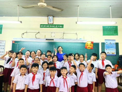 Giữa tin hẹn hò và kết hôn, Ánh Viên rạng rỡ đi tuyên truyền phòng chống đuối nước - Ảnh 3.