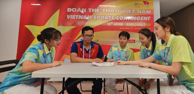 Nữ tình nguyện viên tại ASIAD: Yên mến người Việt Nam, biết nói tiếng Việt và thích ăn nước mắm - Ảnh 1.