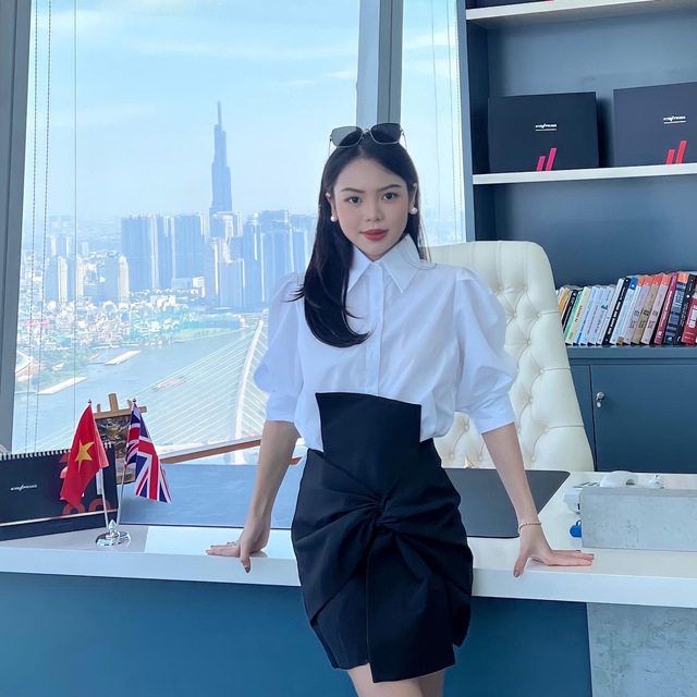 Tiền vệ U22 Việt Nam lấy vợ là cô chủ khách sạn 4 sao, CEO của thương hiệu thời trang có tiếng - Ảnh 3.