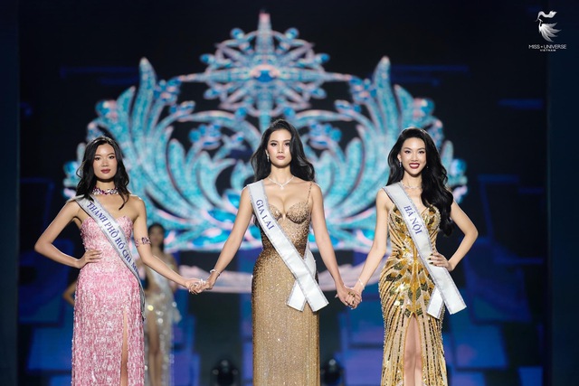 Bị chê bai cách dẫn kém duyên tại Miss Universe Vietnam 2023, nam MC lên tiếng xin lỗi - Ảnh 5.