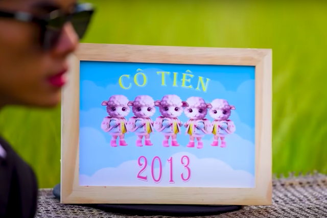 Ca sĩ mặt nạ ng&agrave;y c&agrave;ng đ&aacute;nh đố kh&aacute;n giả: Tung gợi &yacute; v&ocirc; l&yacute; đến mức kh&ocirc;ng ai đo&aacute;n được - Ảnh 6.