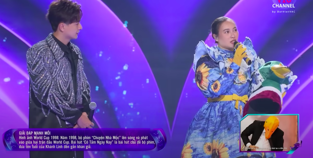 Ca sĩ mặt nạ ng&agrave;y c&agrave;ng đ&aacute;nh đố kh&aacute;n giả: Tung gợi &yacute; v&ocirc; l&yacute; đến mức kh&ocirc;ng ai đo&aacute;n được - Ảnh 3.