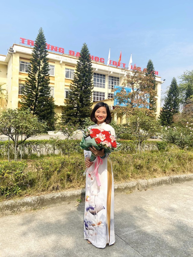Ngày Phụ nữ Việt Nam 20/10: Có một siêu nhân Nguyễn Thị Oanh bình dị, thích làm đẹp như bao cô gái khác - Ảnh 7.