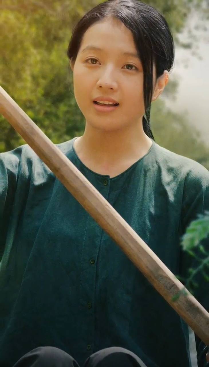 &Uacute;t Trong Đất Rừng Phương Nam khoe mặt mộc đẹp rạng ngời ở hậu trường, netizen lại ho&agrave;i nghi dao k&eacute;o - Ảnh 2.