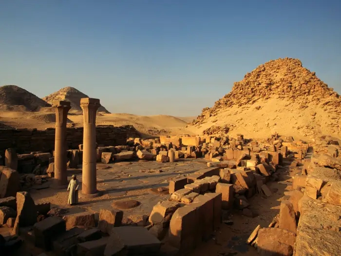 Ai Cập: Dùng tia laser quét kim tự tháp 2.400 năm tuổi, chuyên gia phát hiện lời tiên đoán 200 năm trước đã thành sự thật