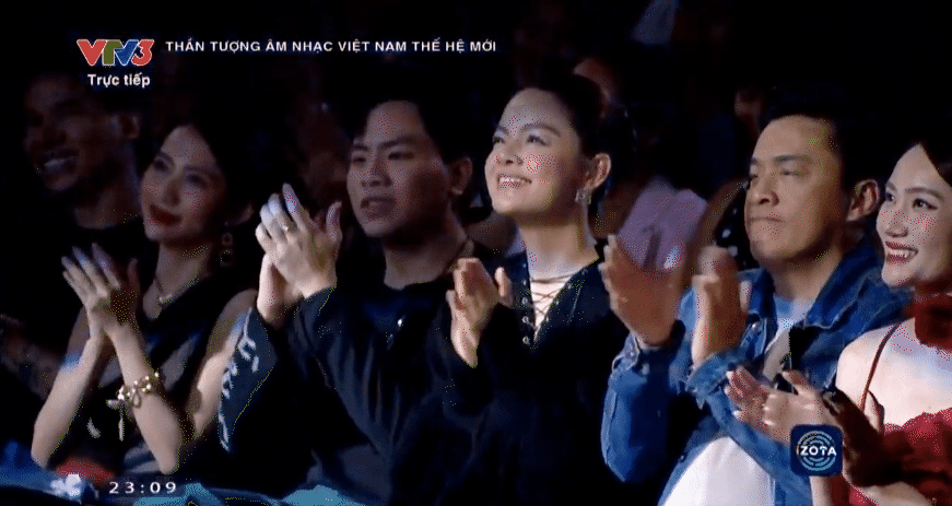 Sơn Tùng tái xuất Vietnam Idol khiến dàn nghệ sĩ không thể ngồi yên, nhắc đến nhạc sĩ Huy Tuấn gây xúc động - Ảnh 6.