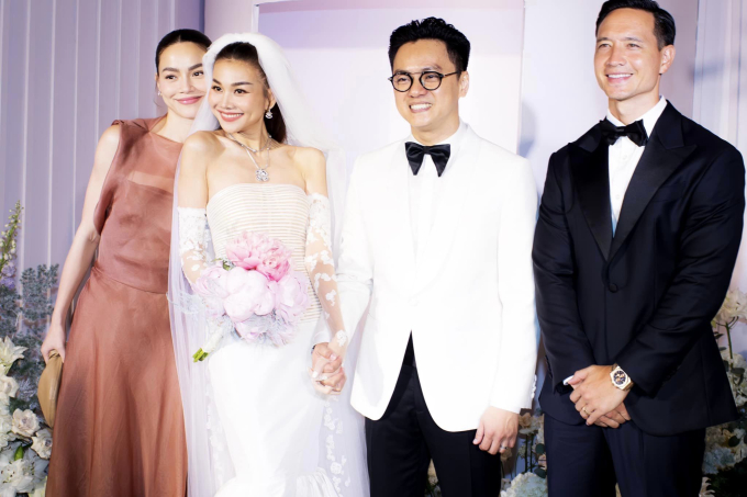 Hồ Ngọc H&agrave; đăng ảnh được đắp v&agrave;ng sau khi dự lễ cưới Thanh Hằng, sắp sửa b&ugrave;ng nổ tại H&agrave; Nội ở sự kiện khủng! - Ảnh 2.