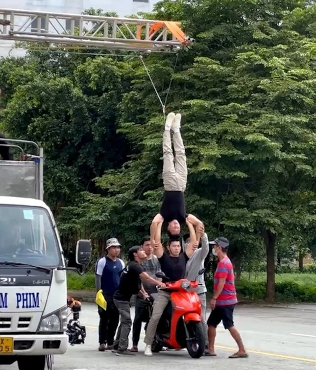 Vụ l&aacute;i xe chồng đầu của Quốc Cơ - Quốc Nghiệp: Gi&aacute;m đốc Nh&agrave; h&aacute;t l&ecirc;n tiếng - Ảnh 3.