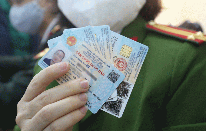 Gần hết năm 2023, công dân chưa đổi sang CCCD gắn chip có bị phạt không? Có 2 điều người dân cần lưu ý - Ảnh 1.