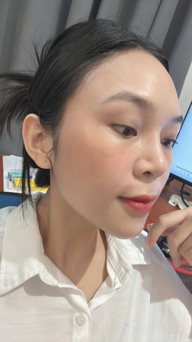 Review thật lòng 3 món mỹ phẩm mình ưng nhất gần đây: Kem nền Shiseido đắt xắt ra miếng, son môi Esqa rẻ mà không ôi - Ảnh 2. Review thật lòng 3 món mỹ phẩm mình ưng nhất gần đây: Kem nền Shiseido đắt xắt ra miếng, son môi Esqa rẻ mà không ôi - Ảnh 2.