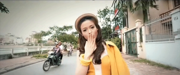 Hot lại clip Huyền Baby ng&agrave;y xưa: Son hồng c&aacute;nh sen cũng kh&ocirc;ng thể d&igrave;m nhan sắc, so với hiện tại thấy r&otilde; kh&aacute;c biệt - Ảnh 3.