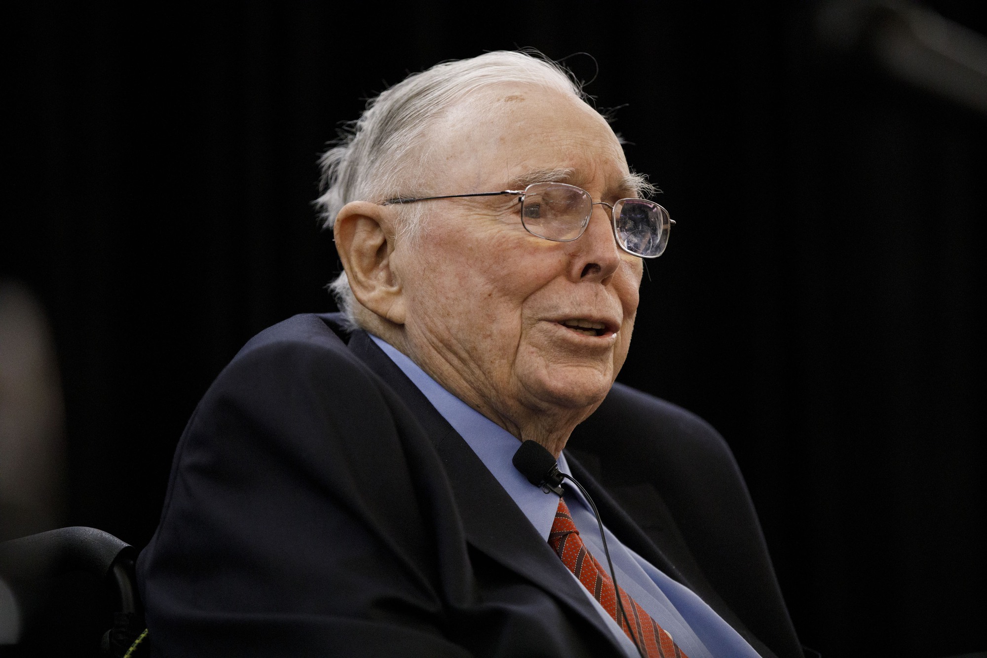 Tỷ phú Charlie Munger: Kiêm quá nhiều việc một lúc là một thứ bệnh, một nghề cho chín rồi hãy mơ giàu! - Ảnh 3.