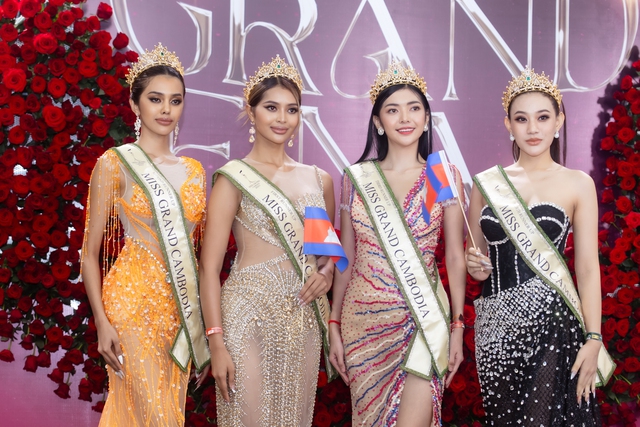 Thảm đỏ Chung kết Miss Grand International: Thùy Tiên chiếm spotlight, mỹ nhân Việt đọ sắc cùng dàn hậu quốc tế - Ảnh 15.
