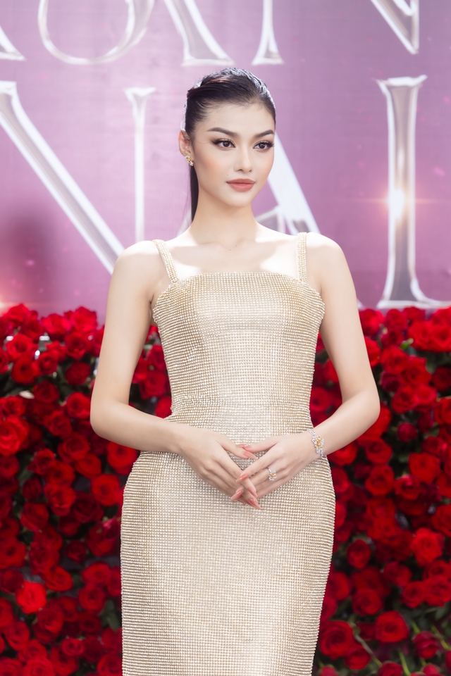 Thảm đỏ Chung kết Miss Grand International: Thùy Tiên chiếm spotlight, mỹ nhân Việt đọ sắc cùng dàn hậu quốc tế - Ảnh 3.