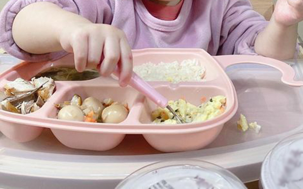 6 loại thực phẩm chuyên gia cảnh báo trẻ em ăn ít kẻo dậy thì sớm - Ảnh 2.