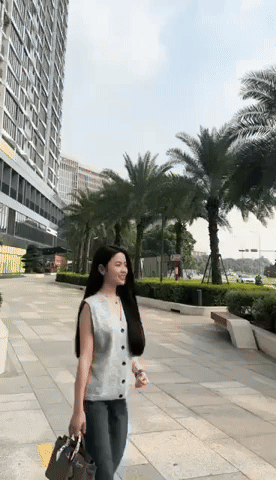 Quang Hải quay bạn g&aacute;i Chu Thanh Huyền nhưng qu&ecirc;n d&ugrave;ng app, liệu c&oacute; kh&aacute;c so với ảnh tự đăng - Ảnh 1.