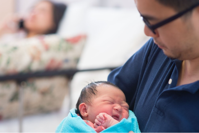 Hong Kong (Trung Quốc) tặng cha mẹ mới sinh con hơn 2.500 USD - Ảnh 2.