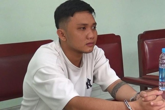 Công an Bình Dương giải cứu cô gái bị bạn trai dùng súng khống chế - Ảnh 1. Công an Bình Dương giải cứu cô gái bị bạn trai dùng súng khống chế - Ảnh 1.