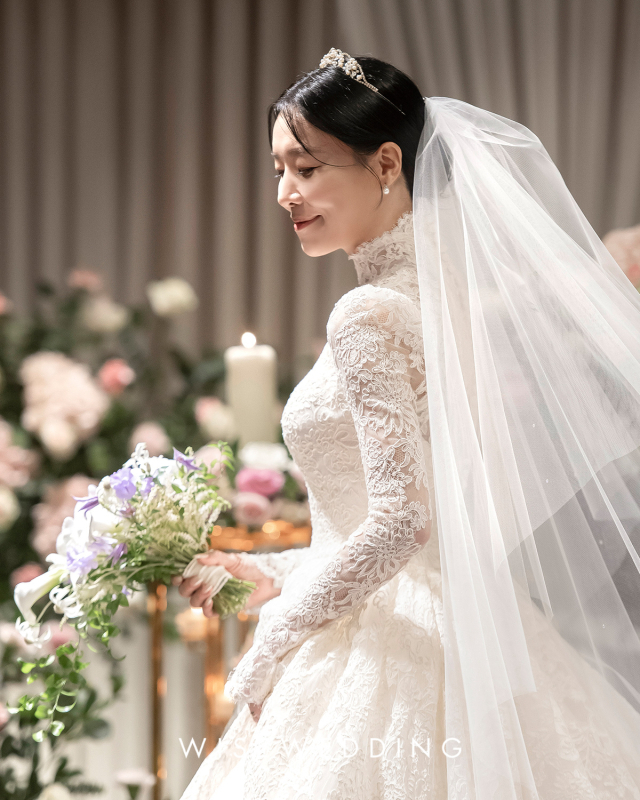Đám cưới nữ diễn viên Hạ Cánh Nơi Anh với doanh nhân: Cô dâu chú rể tình tứ, Shin Min Ah và cặp đôi Chàng Hậu đổ bộ - Ảnh 7.
