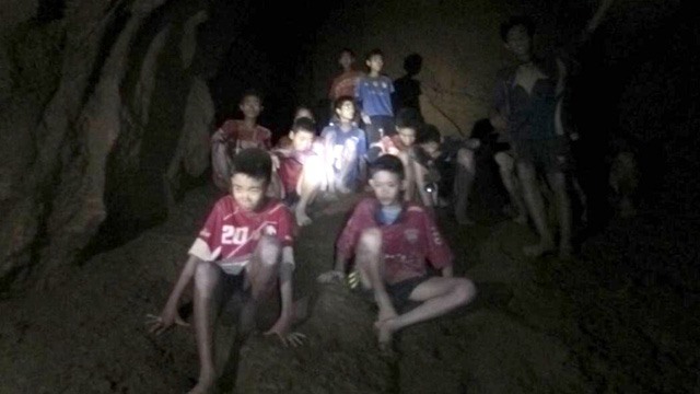 Bi kịch đội trưởng đội bóng nhí Thái Lan: Cứu khỏi ngạt thở trong hang, qua đời sau 5 năm vì đau lòng