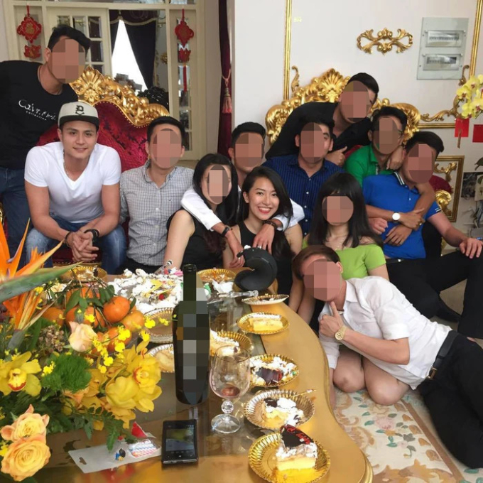 Loạt khoảnh khắc hiếm trong 2 năm y&ecirc;u của Vĩnh Thuỵ b&ecirc;n b&agrave; x&atilde; gia thế khủng trước khi kết h&ocirc;n - Ảnh 5.