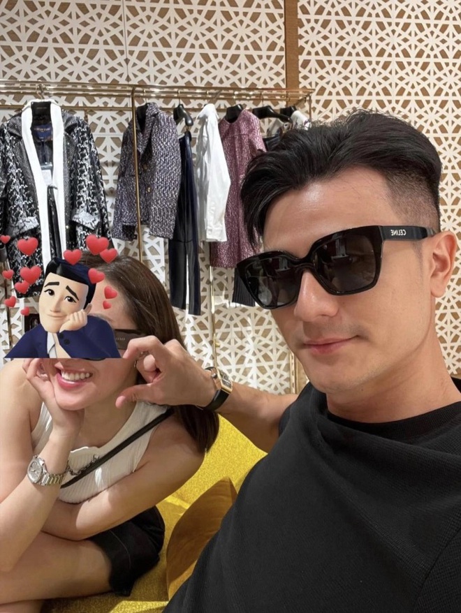 Loạt khoảnh khắc hiếm trong 2 năm y&ecirc;u của Vĩnh Thuỵ b&ecirc;n b&agrave; x&atilde; gia thế khủng trước khi kết h&ocirc;n - Ảnh 8.