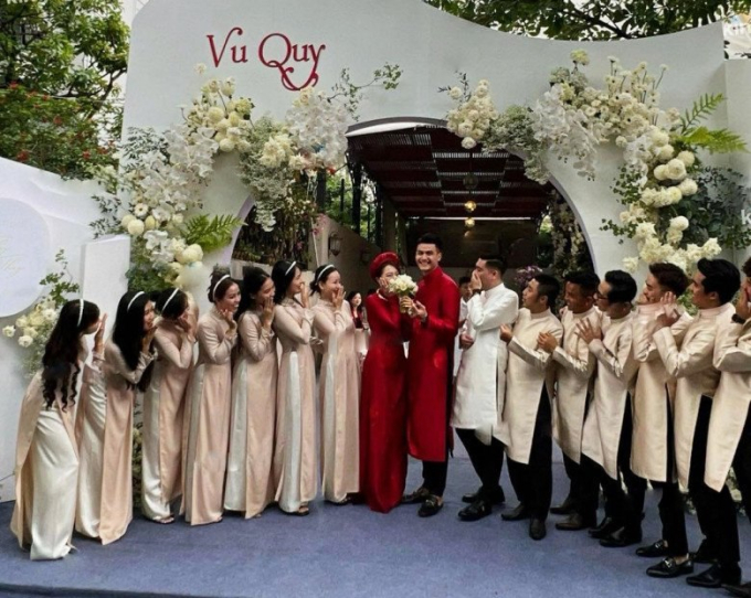 Loạt khoảnh khắc hiếm trong 2 năm y&ecirc;u của Vĩnh Thuỵ b&ecirc;n b&agrave; x&atilde; gia thế khủng trước khi kết h&ocirc;n - Ảnh 2.