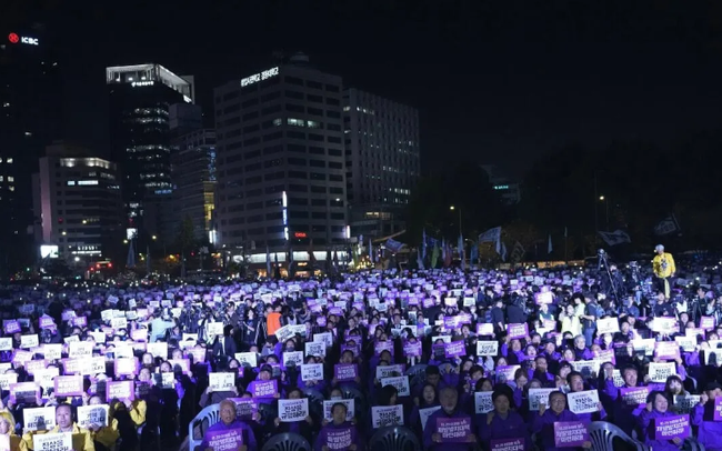 Hàn Quốc tưởng niệm một năm vụ giẫm đạp Itaewon - Ảnh 1.