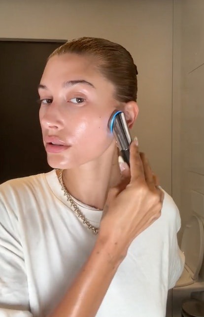 Hailey Bieber chi gần 20 triệu cho chu trình skincare 6 bước: Có đến 2 sản phẩm đình đám châu Á lọt mắt xanh của nàng - Ảnh 10.