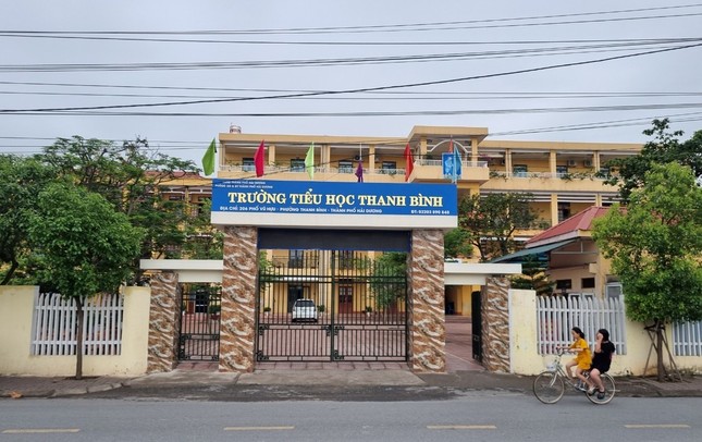 Học sinh lớp 4 tử vong nghi do điện giật ở Hải Dương: Khởi tố vụ án sau 5 tháng xác minh - Ảnh 1.