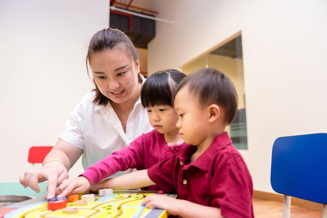 Phụ huynh y&ecirc;u cầu c&ocirc; gi&aacute;o mầm non l&agrave;m 1 điều v&ocirc; l&yacute;, hội cha mẹ tranh c&atilde;i dữ dội - Ảnh 2.