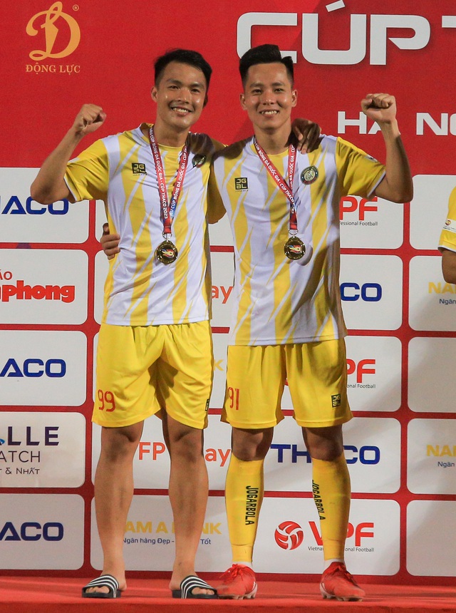 CLB Thanh Hoá ăn mừng cuồng nhiệt khi hạ đẹp dàn sao CAHN FC giành Siêu Cup quốc gia 2023 - Ảnh 9.