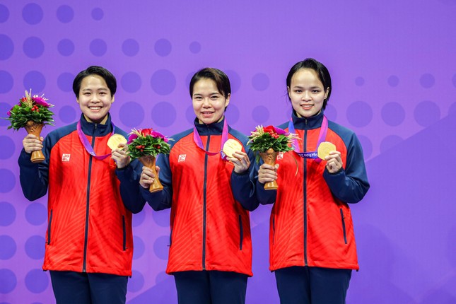 Nữ ho&agrave;ng kata Nguyễn Ho&agrave;ng Ng&acirc;n: &lsquo;T&ocirc;i rất x&uacute;c động, đ&acirc;y l&agrave; tấm huy chương đ&aacute;ng gi&aacute; nhất cuộc đời - Ảnh 1.