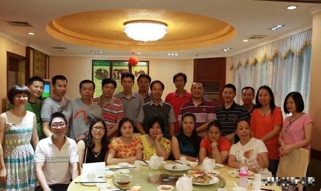 Họp lớp sau 20 năm ra trường gi&uacute;p t&ocirc;i nhận ra: Số dư trong t&agrave;i khoản l&agrave; vũ kh&iacute; gi&uacute;p bạn chống lại rủi ro - Ảnh 1.
