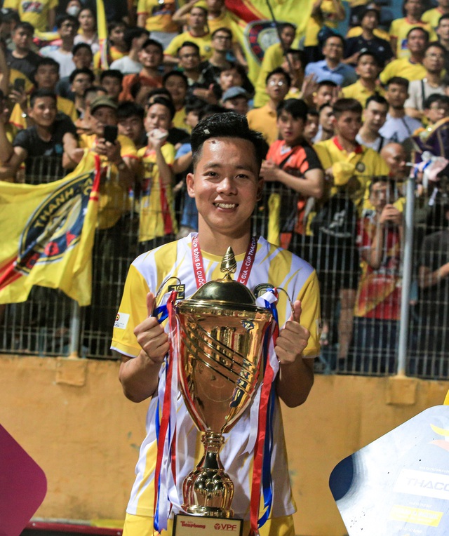 CLB Thanh Hoá ăn mừng cuồng nhiệt khi hạ đẹp dàn sao CAHN FC giành Siêu Cup quốc gia 2023 - Ảnh 8.