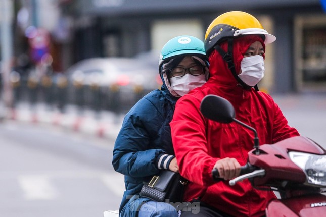 Miền Bắc đ&oacute;n kh&ocirc;ng kh&iacute; lạnh tăng cường - Ảnh 1.