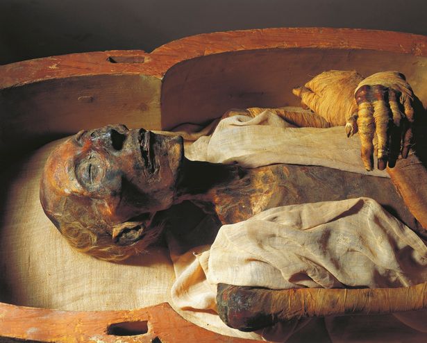 Bí ẩn những xác ướp dị nhất thế giới: Từ lời nguyền xác ướp Pharaoh đến xác ướp 'du hành thời gian' có 1-0-2