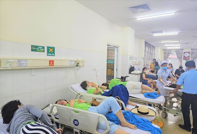L&aacute;i xe 16 chỗ tho&aacute;t chết trong gang tấc kể lại vụ tai nạn giao th&ocirc;ng nghi&ecirc;m trọng - Ảnh 2.