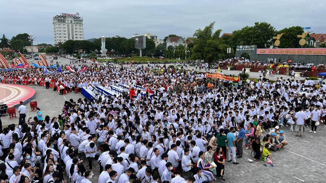 Chung kết Đường L&ecirc;n Đỉnh Olympia 2023 kh&eacute;p lại: Gay cấn đến ph&uacute;t cuối c&ugrave;ng, m&agrave;n lội ngược d&ograve;ng của nam sinh Thanh H&oacute;a! - Ảnh 13.